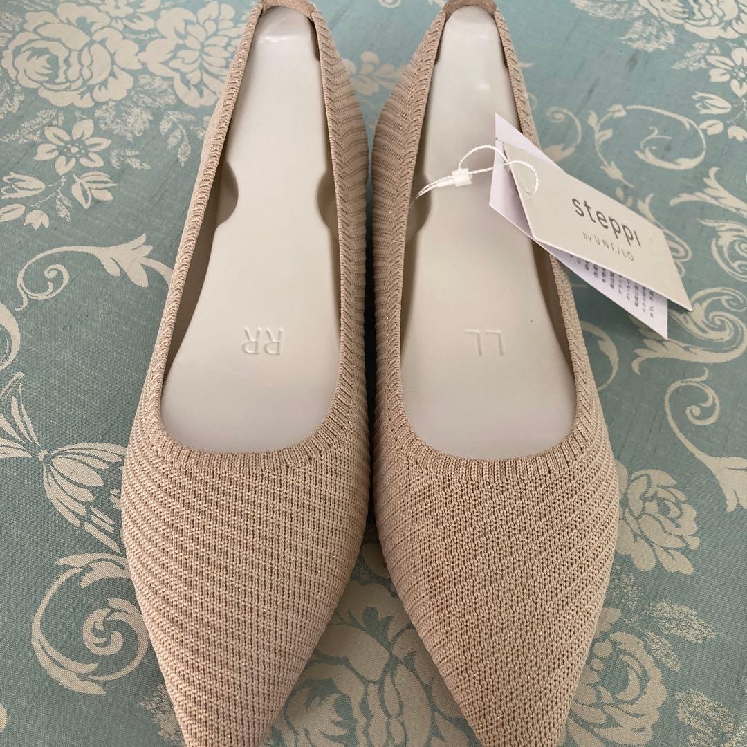 steppi by UNFILO ベージュ フラットシューズ 6H