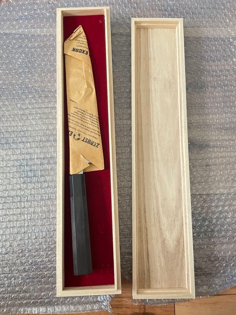 日本国内生産　新品未使用　包丁　切付　水焼　富士山　鏡面　黒檀八角柄　木箱付