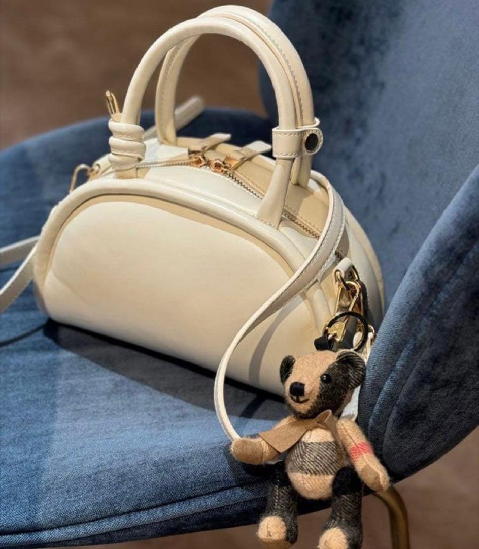 アキロン×Donoban コラボ 2wayレザー　バッグ ホワイト