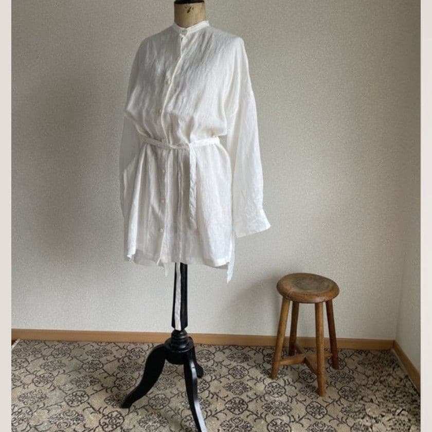 La chic baton ロングシャツ オフホワイト ラシックバトン