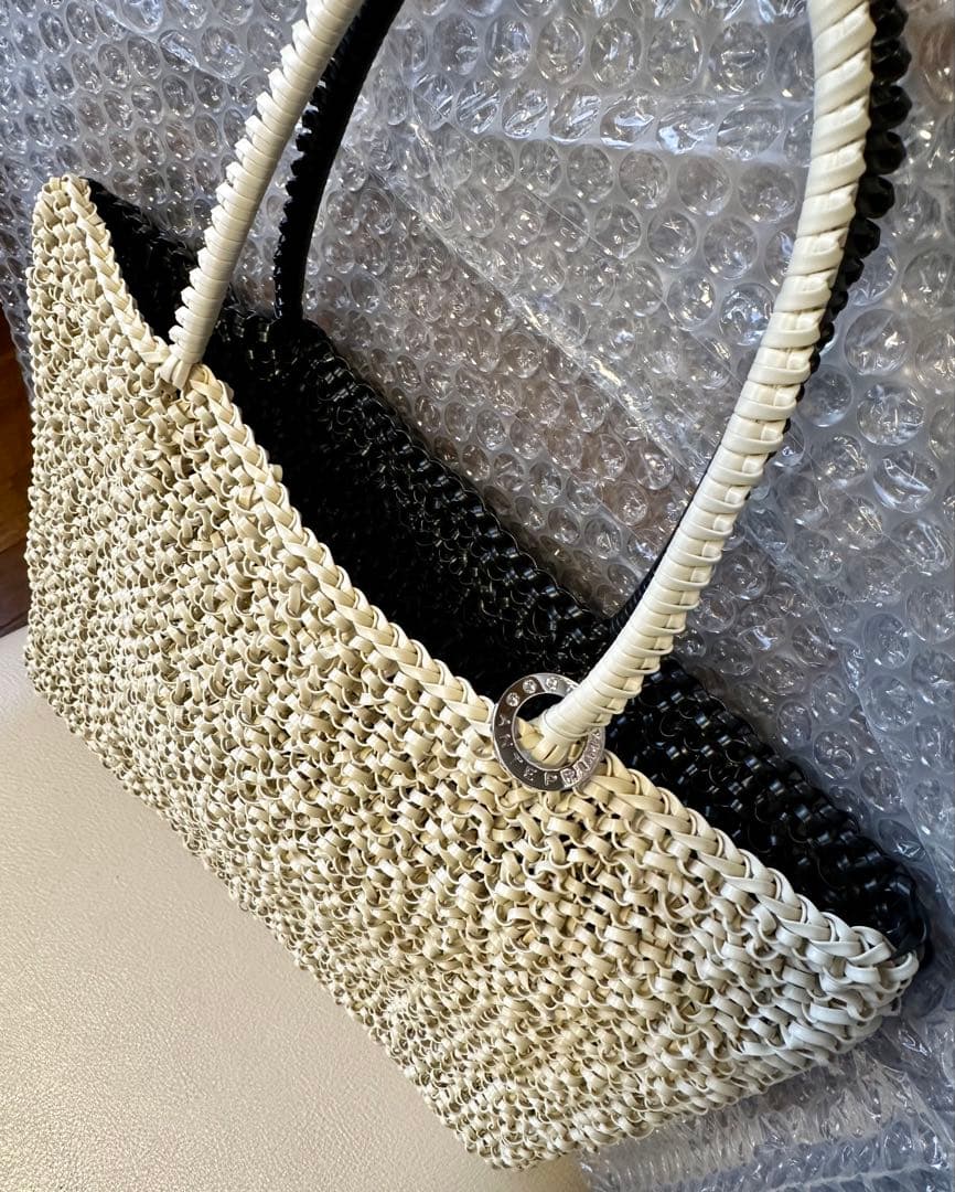 【美品】アンテプリマ ハンドバッグ ホワイト&ブラック