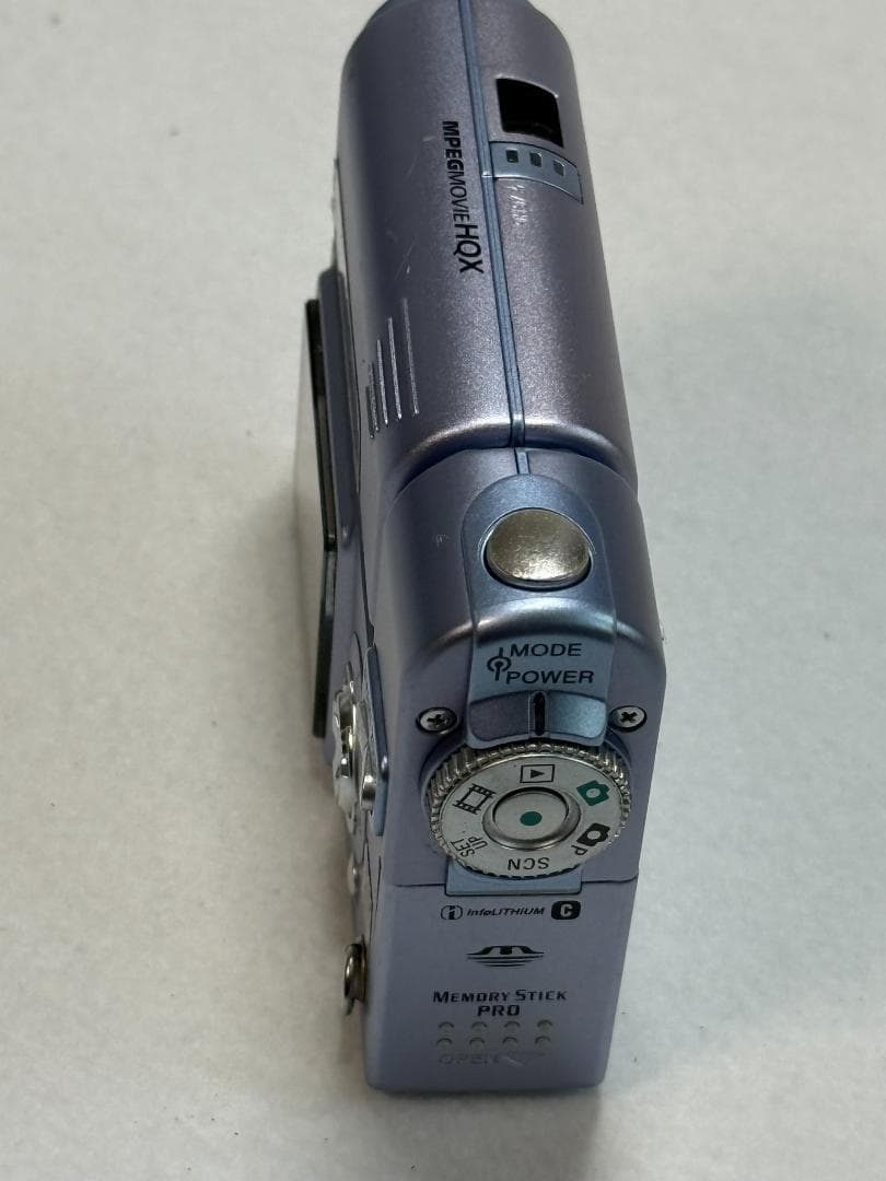 デジタルカメラ Sony Cyber-shot 4.0 Mega Pixels