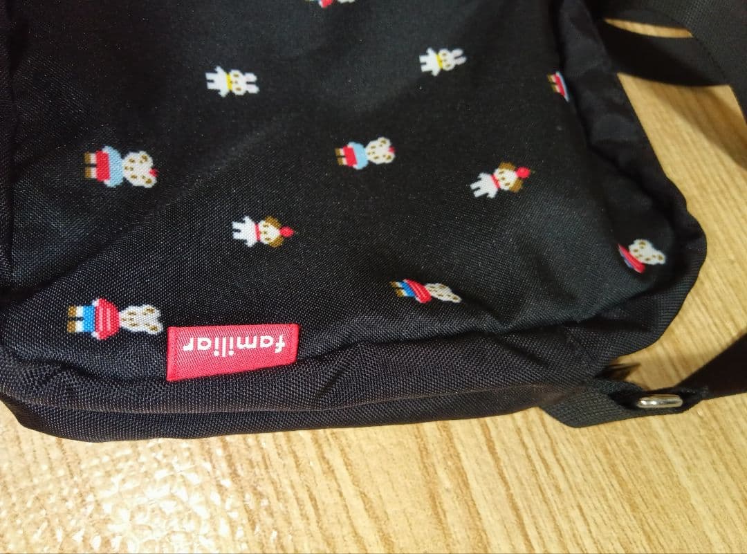 カ*ん様 レア　美品ファミリアピクセルアート　 ショルダーバッグ