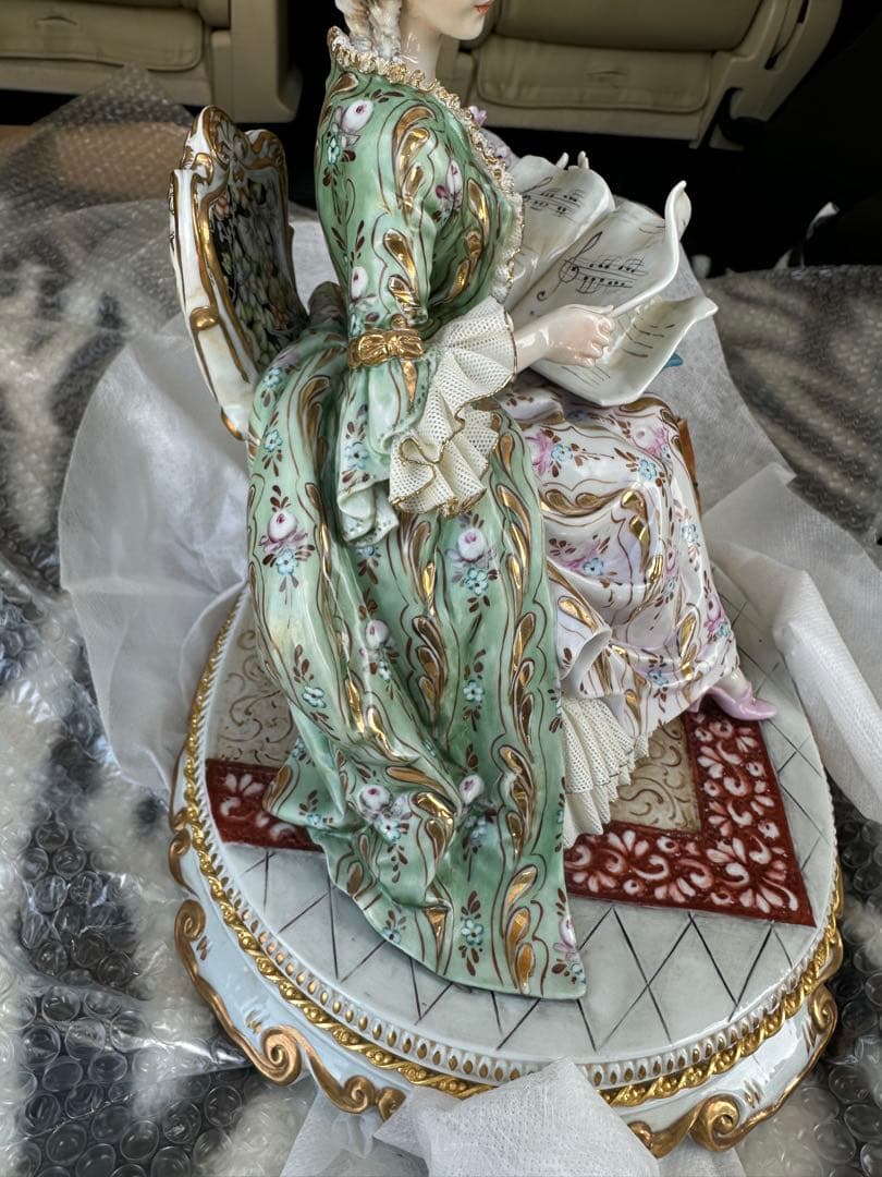 陶器人形 TYCHE社 磁器人形(ポンパドール夫人) 西洋陶器