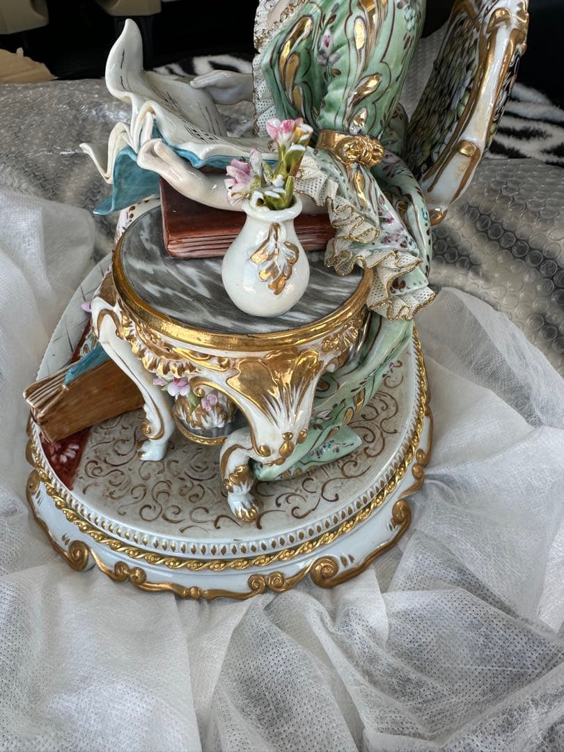 陶器人形 TYCHE社 磁器人形(ポンパドール夫人) 西洋陶器