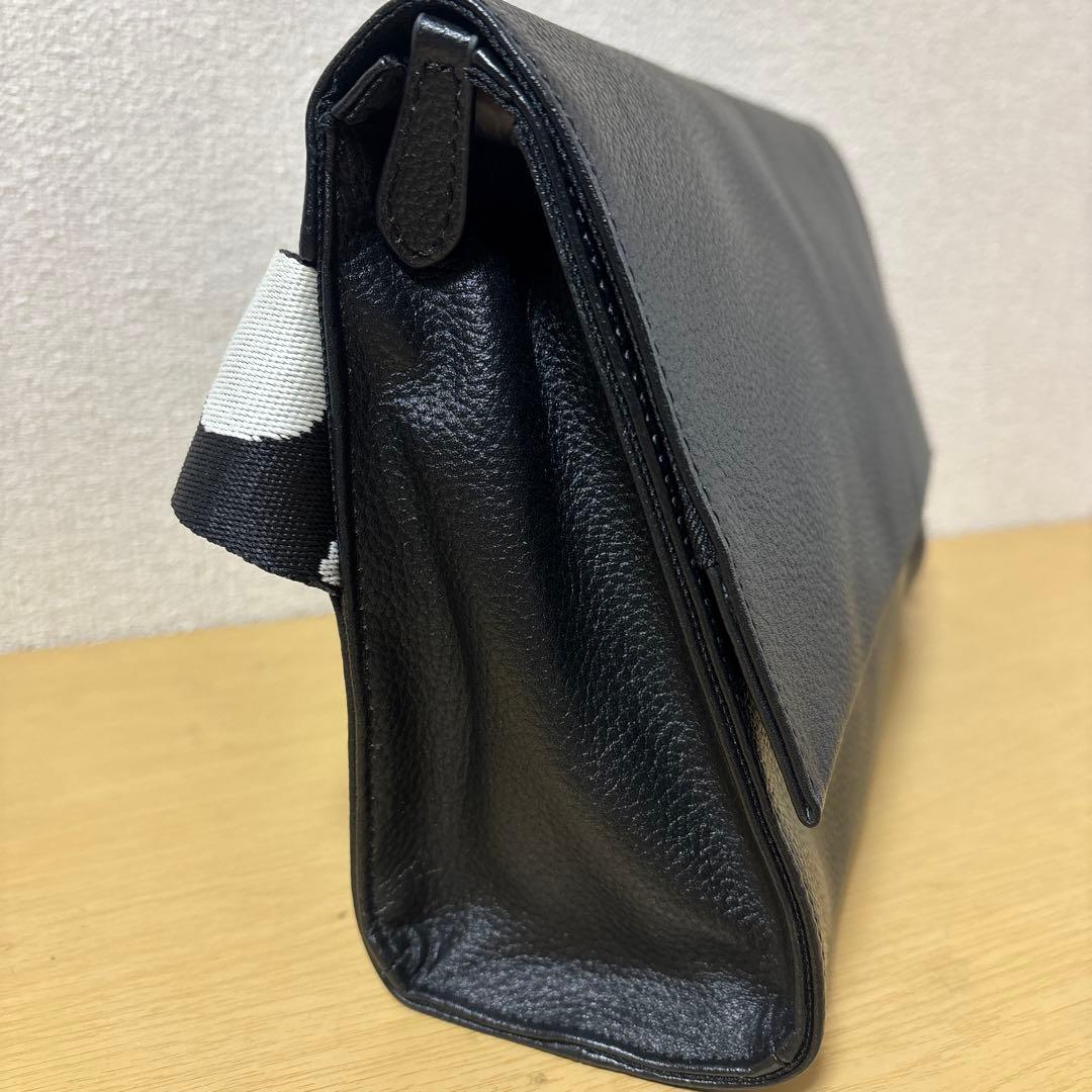 ear PAPILLONNERイアパピヨネ　ボディバッグ