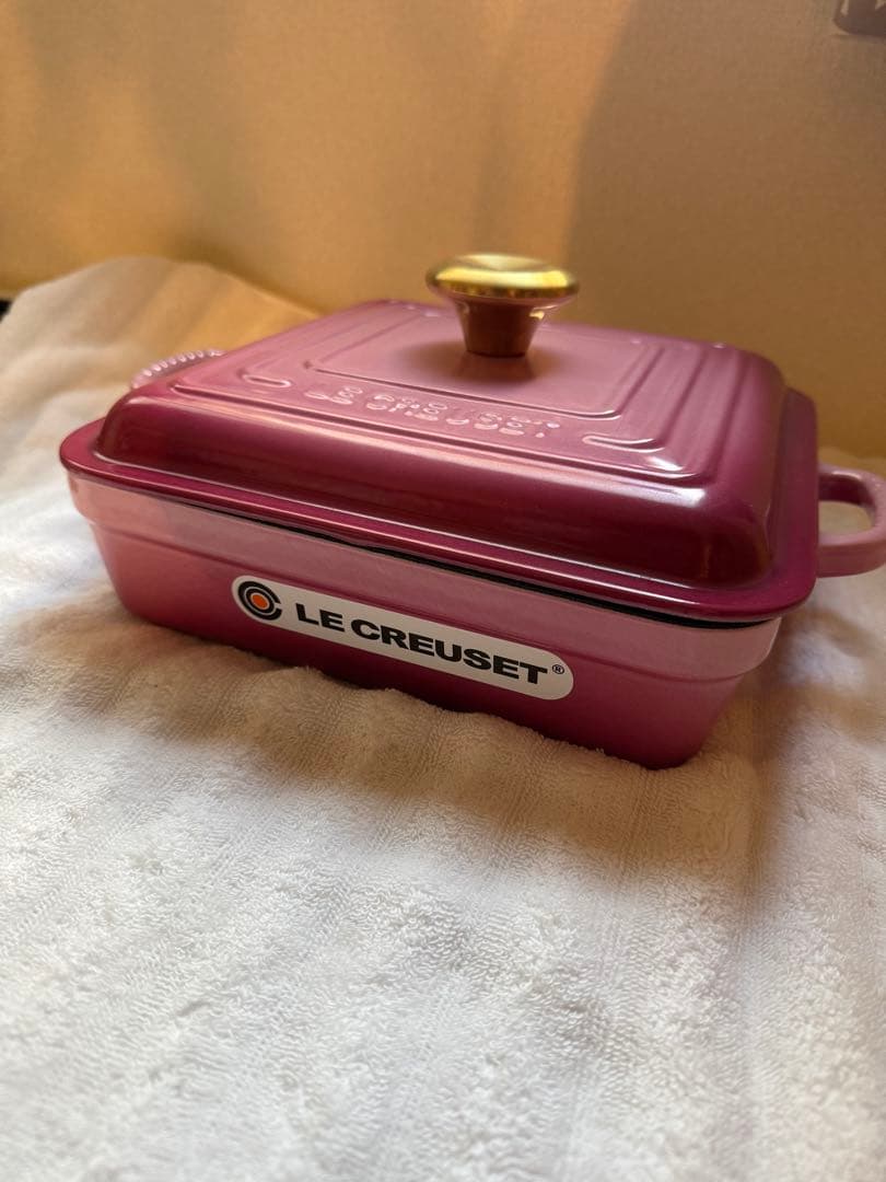 LE CREUSET スクエア　ベリー　四角鍋 約24cm