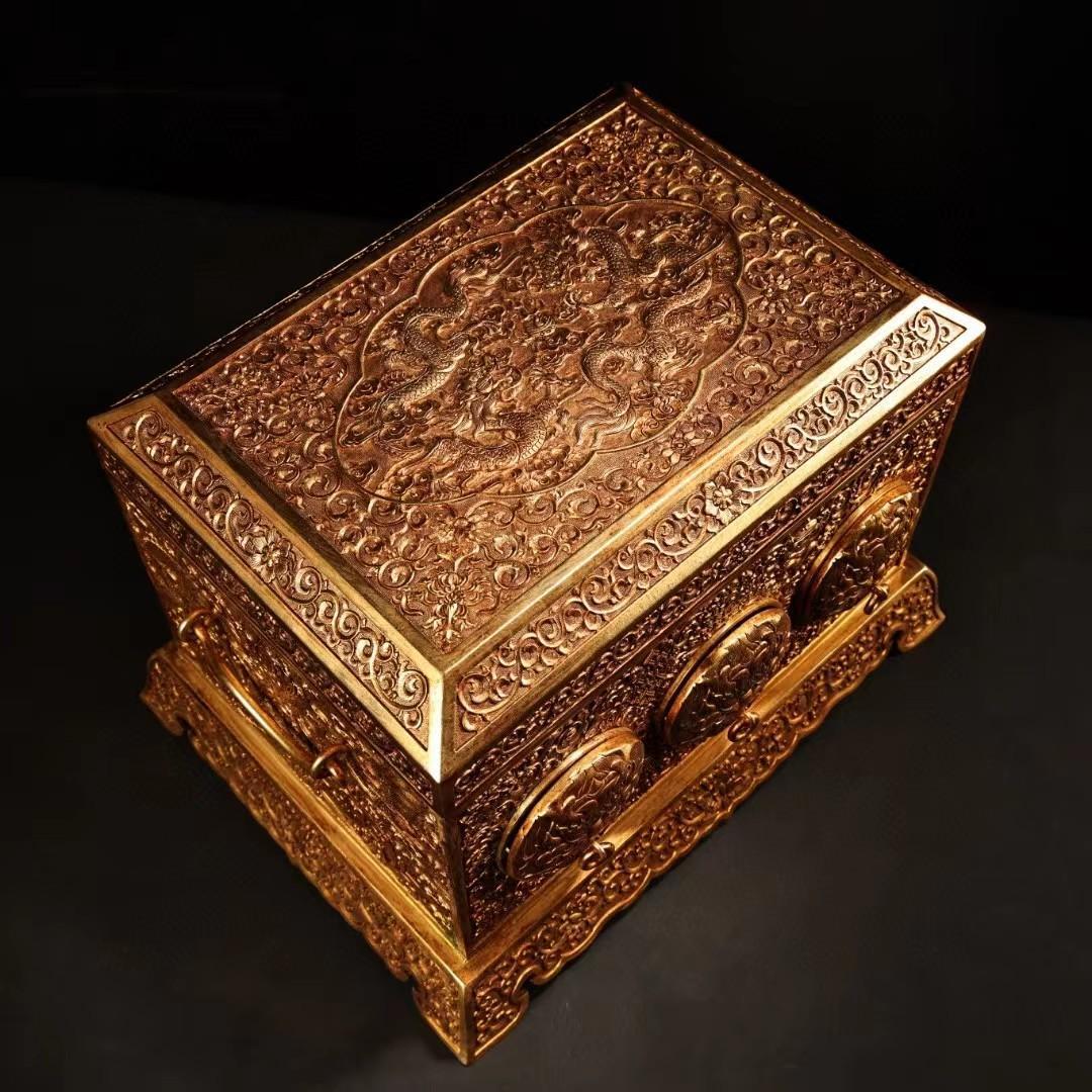 中国古美術・旧藏純銅製の高浮彫鎏金錾彫仏教彫刻経巻経書セット・案頭・置物・文房具