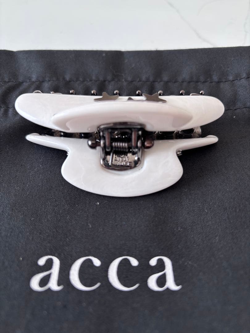 acca アッカ　ヘアクリップ　星　スター　白
