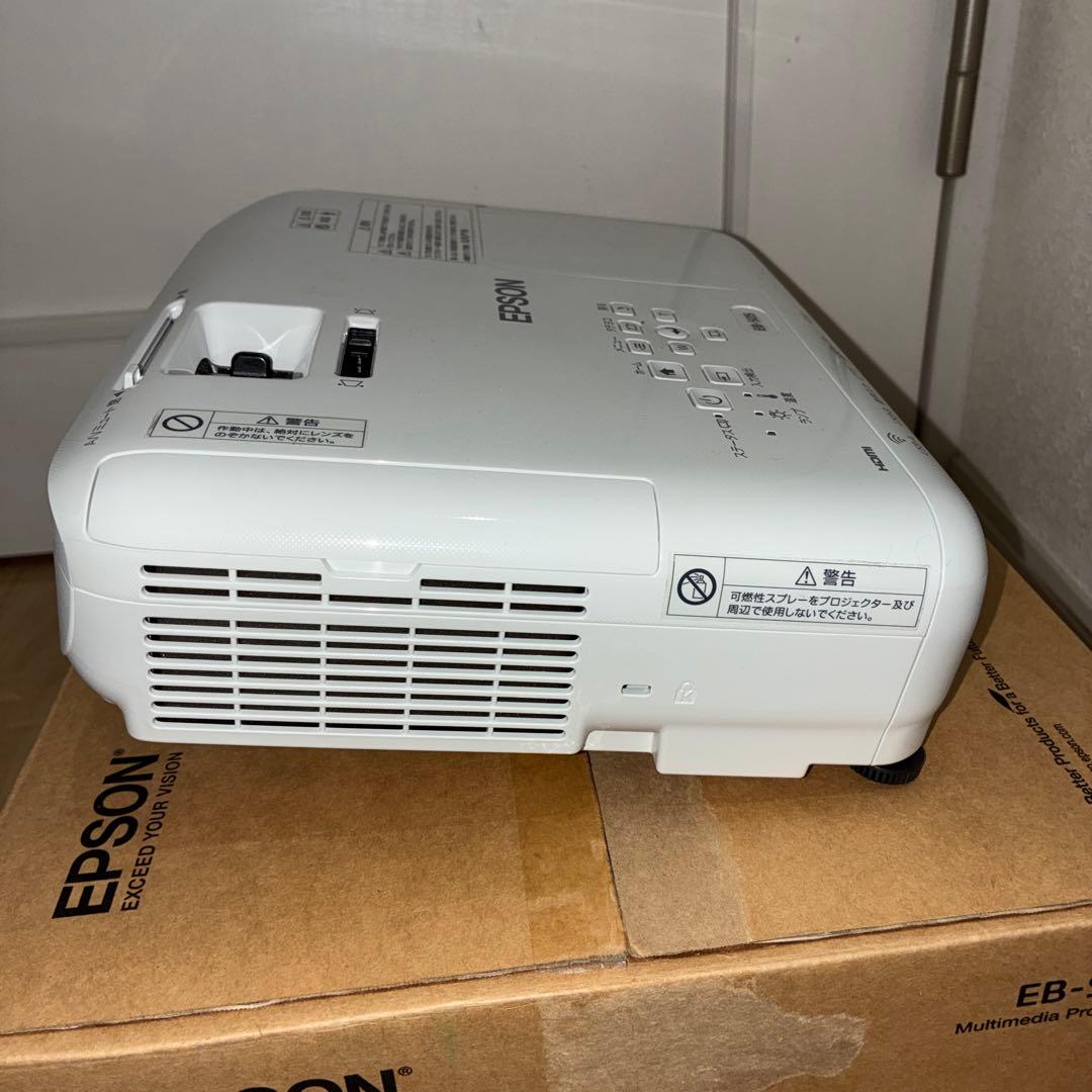 【美品】　エプソン ビジネスプロジェクター EB-S05 ランプ点灯時間195H