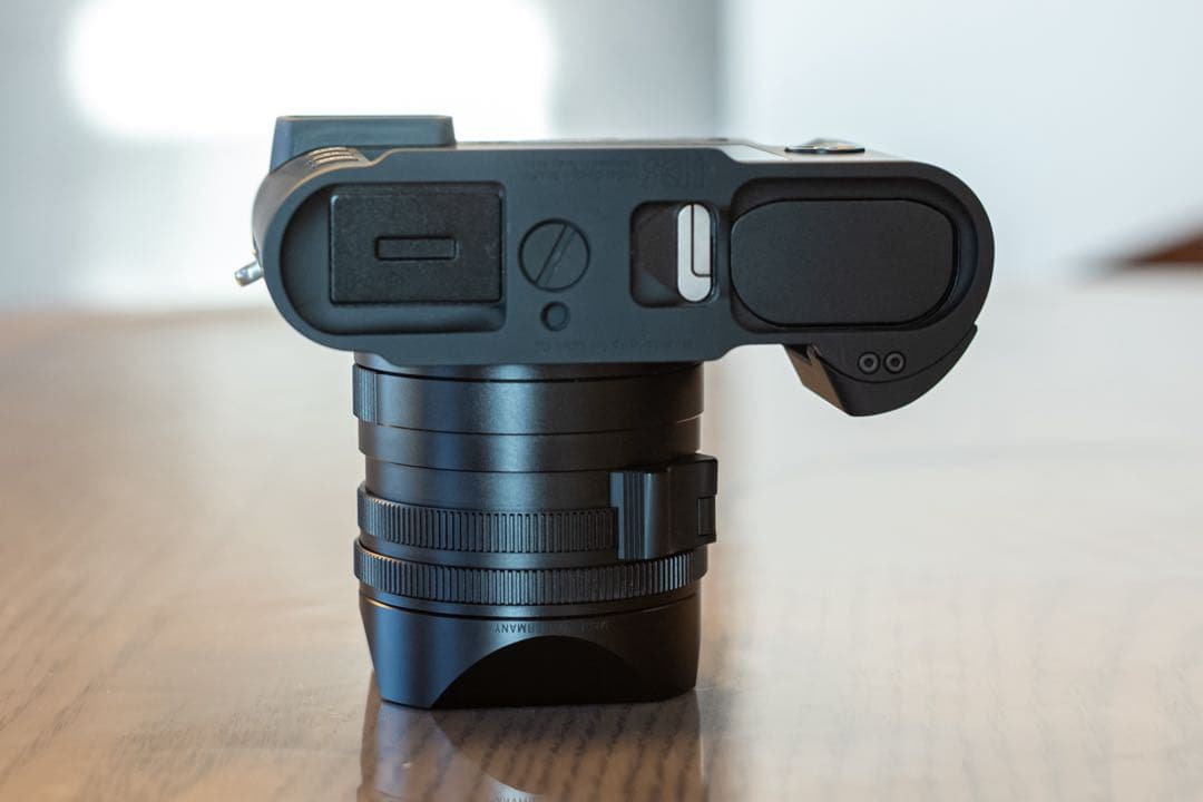 Leica Q2 ライカ　予備バッテリー・グリップ付き