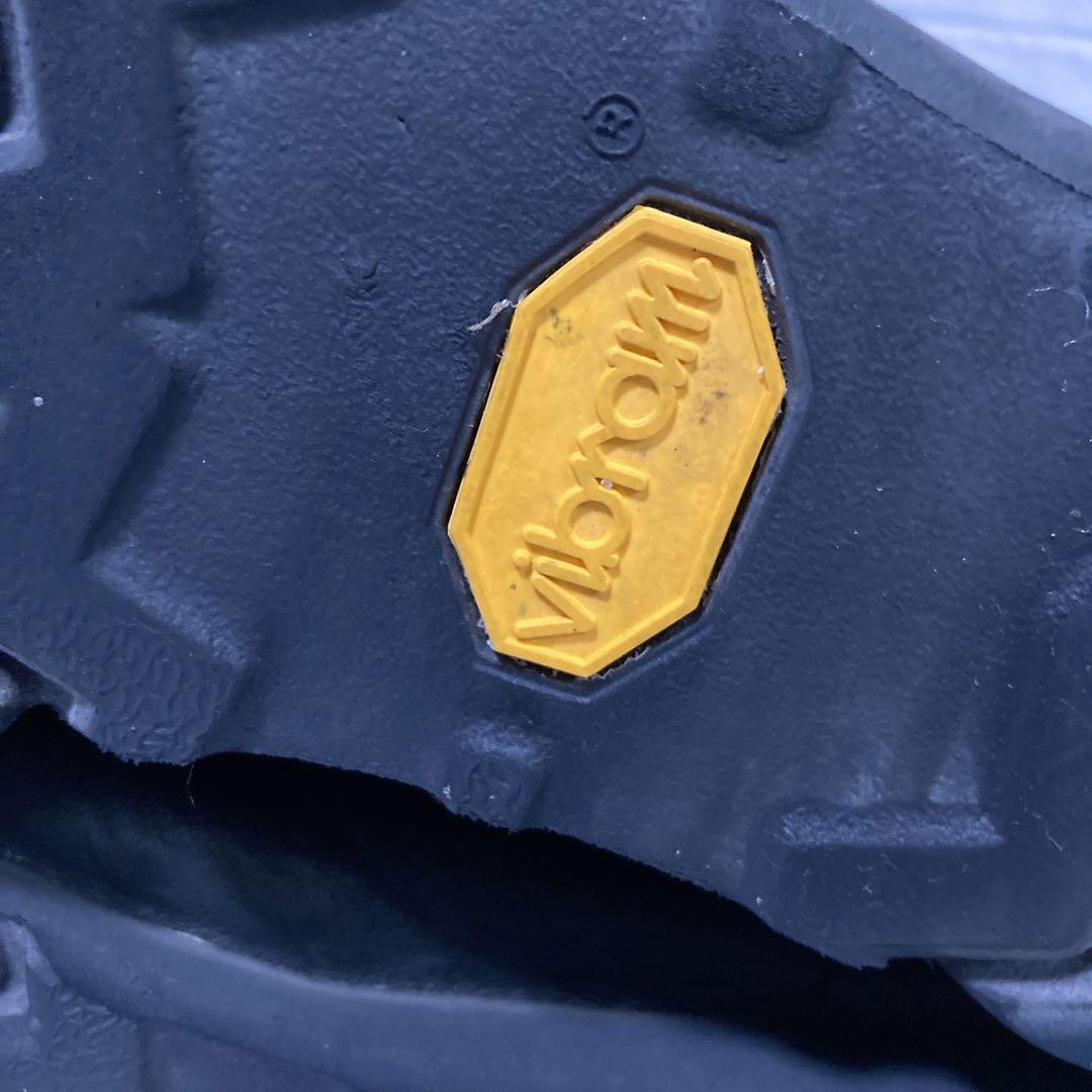 美品 クラークス ワラビーブーツ ゴアテックス 26 ビブラム 黒 シボレザー