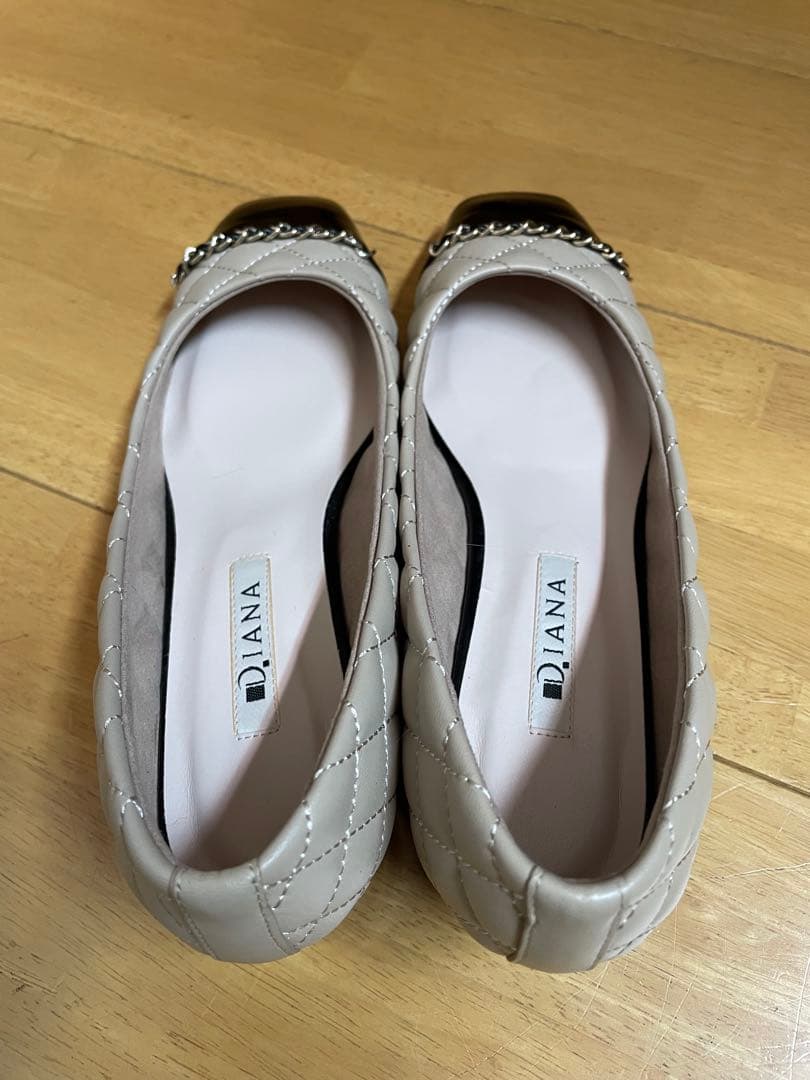 【美品】DIANA キルティングローヒールパンプス23.5cm