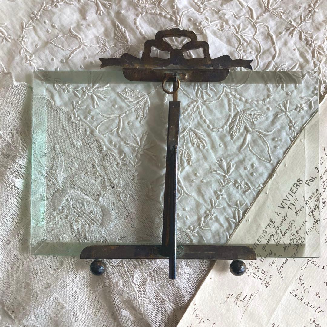 フランスアンティーク　ガラスと真鍮　リボンモチーフのフレーム希少サイズ