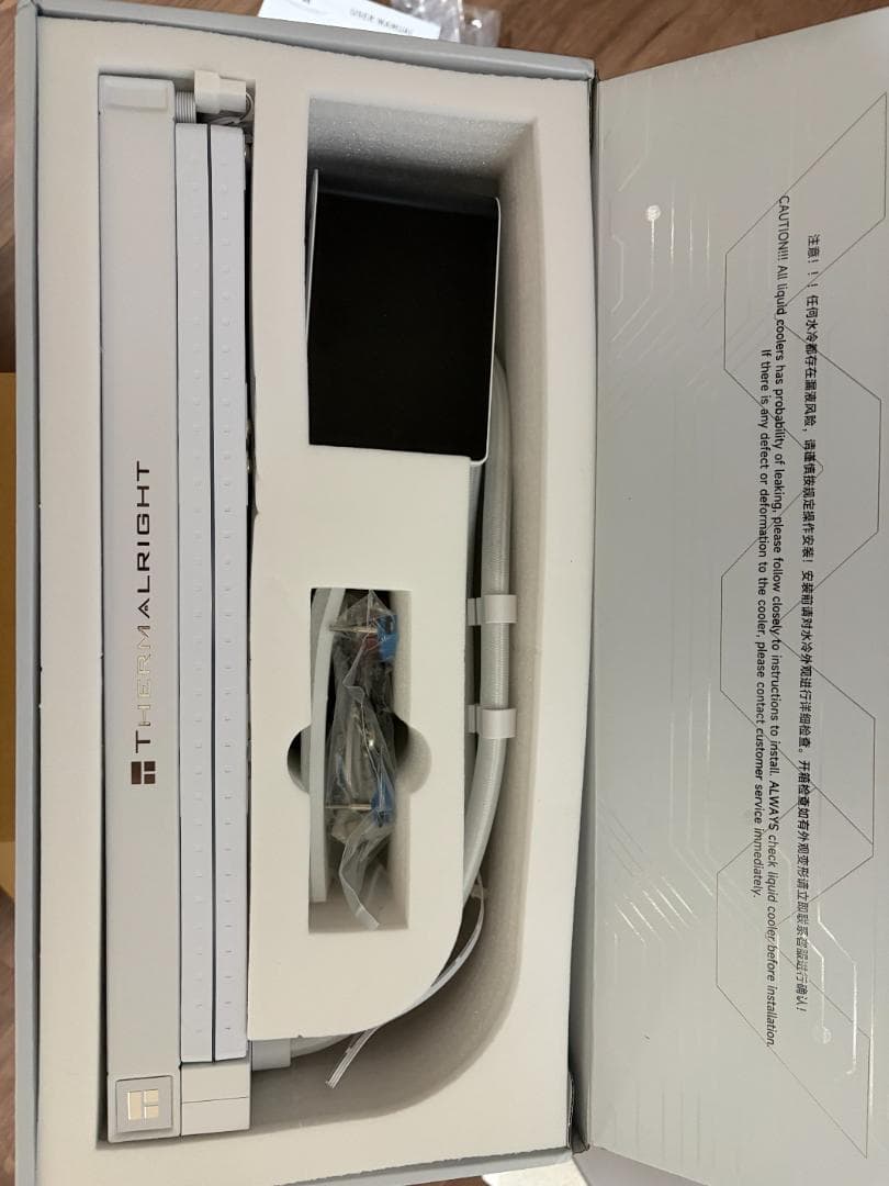 Thermalright wonder vision 360 水冷クーラー