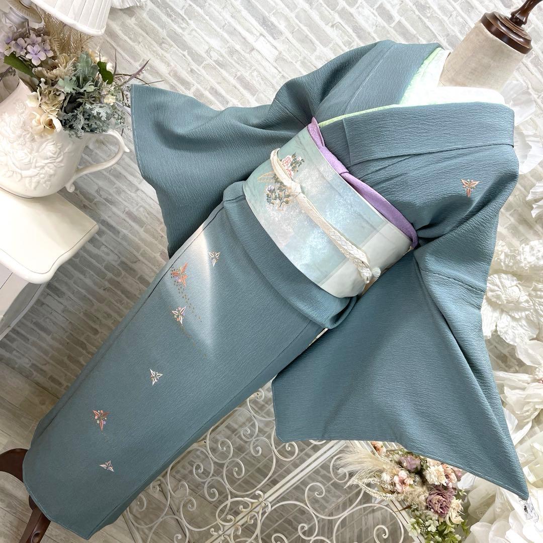 青緑色 小紋着物 刺繍入り