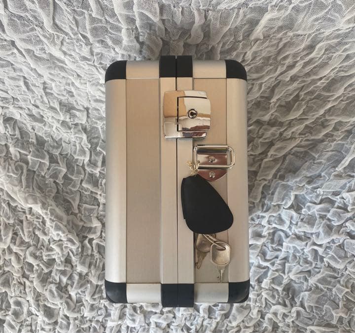 超希少！二度と出てこない(一点物) YahooBBジュラルミンケース！