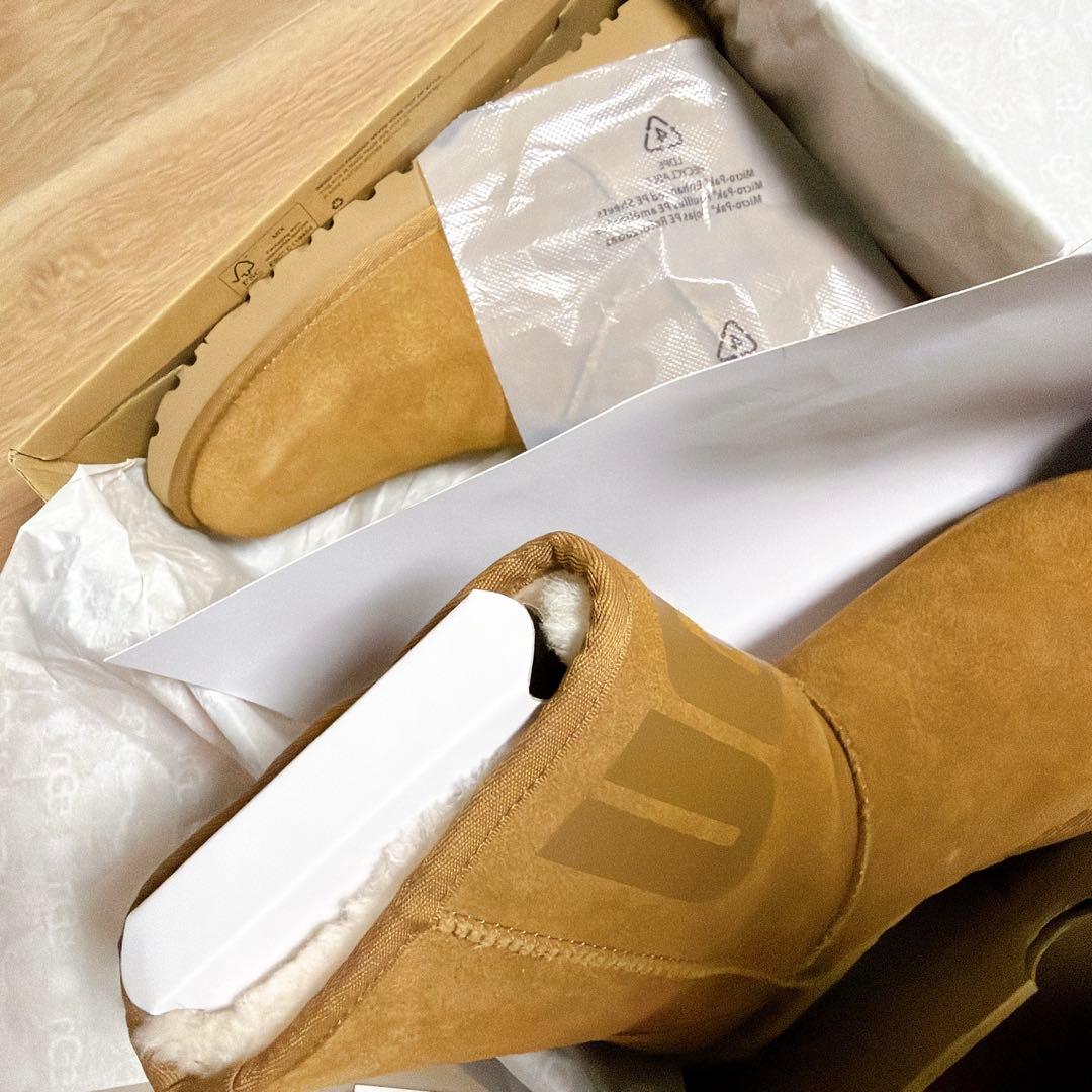 UGG＊Classic Short Rubber Logo