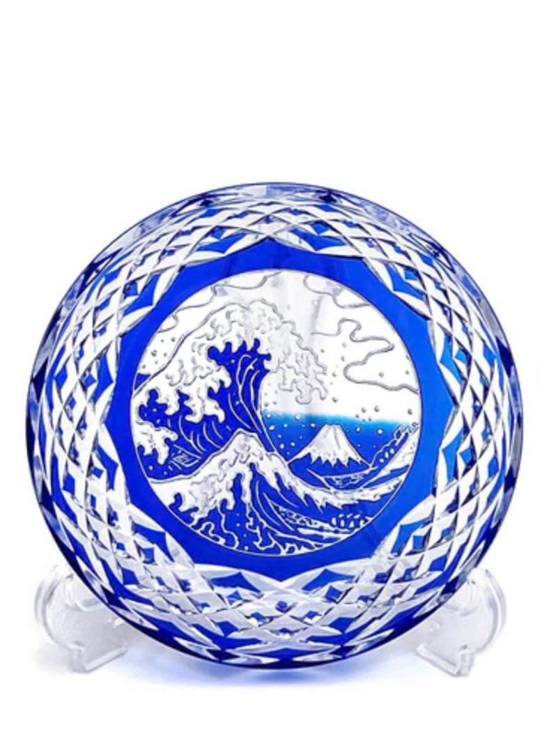 新品木箱入　江戸切子　富嶽三十六景神奈川沖波裏に福菱　飾皿ルリ　木村泰典皿立て付