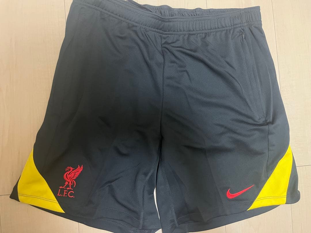 正規品 24-25 リヴァプール トレーニングウェア 上下　ショートパンツセット