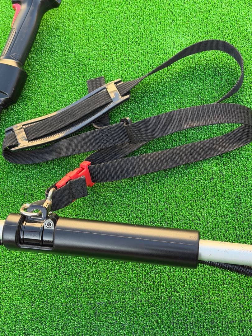 makita マキタ　充電式草刈機 MUR142UD