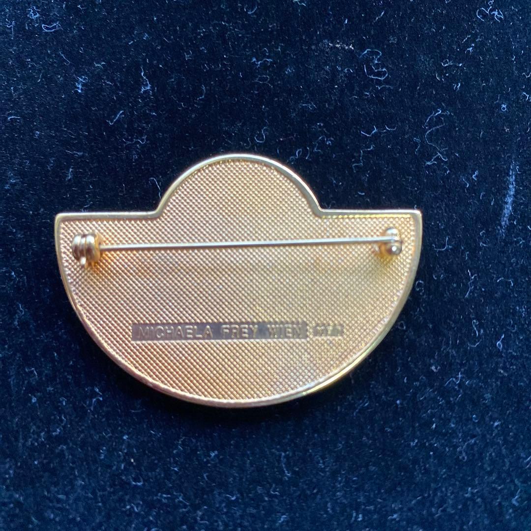 Michaela Frey Wien エジプト風ブローチ