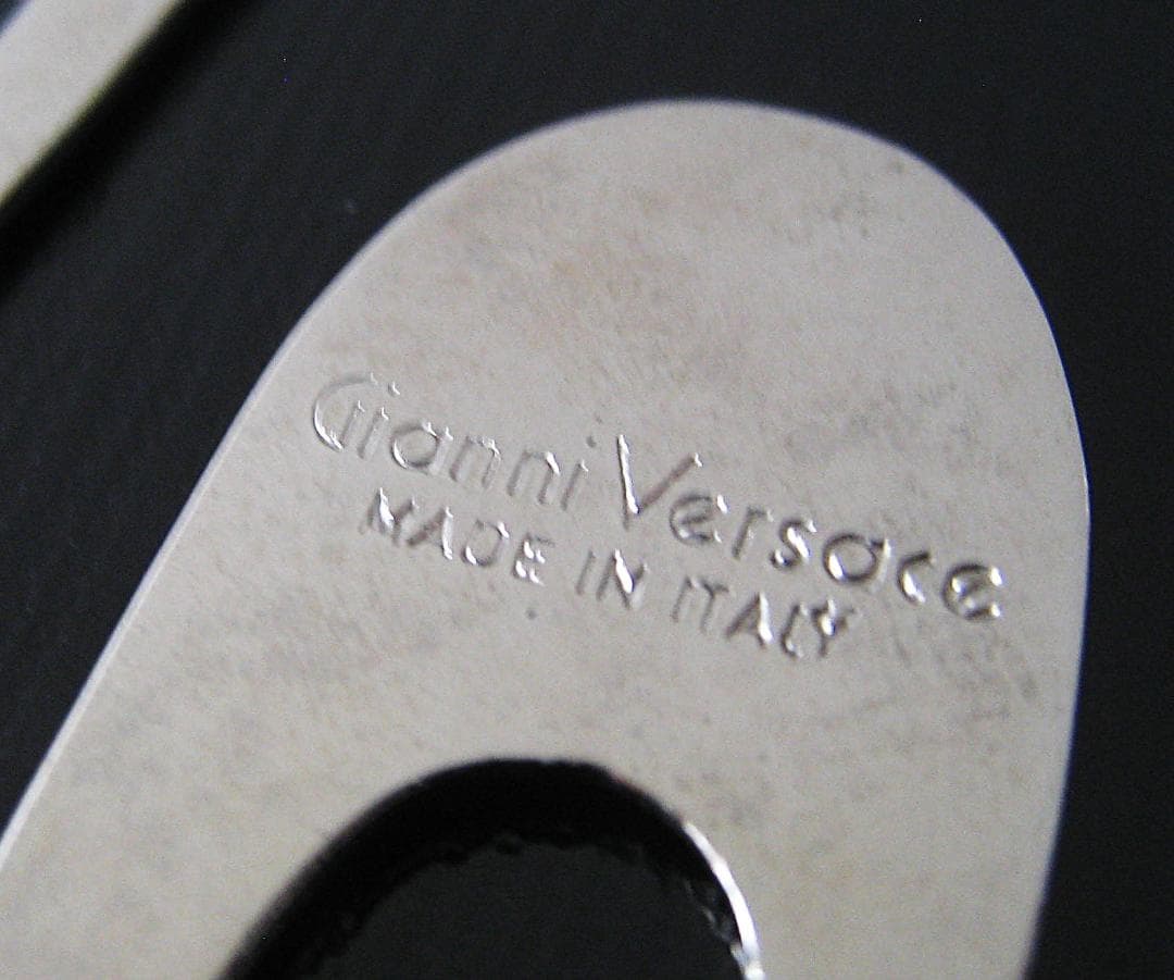 VERSACE ヴェルサ－チェ　ヴィンテ－ジ　ピン ブロ－チ　特大