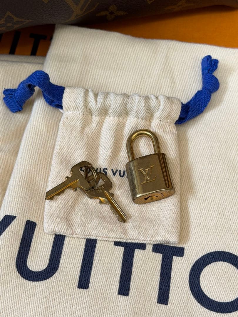 【美品】Louis Vuitton ハンドバッグ モノグラム スピーディ30