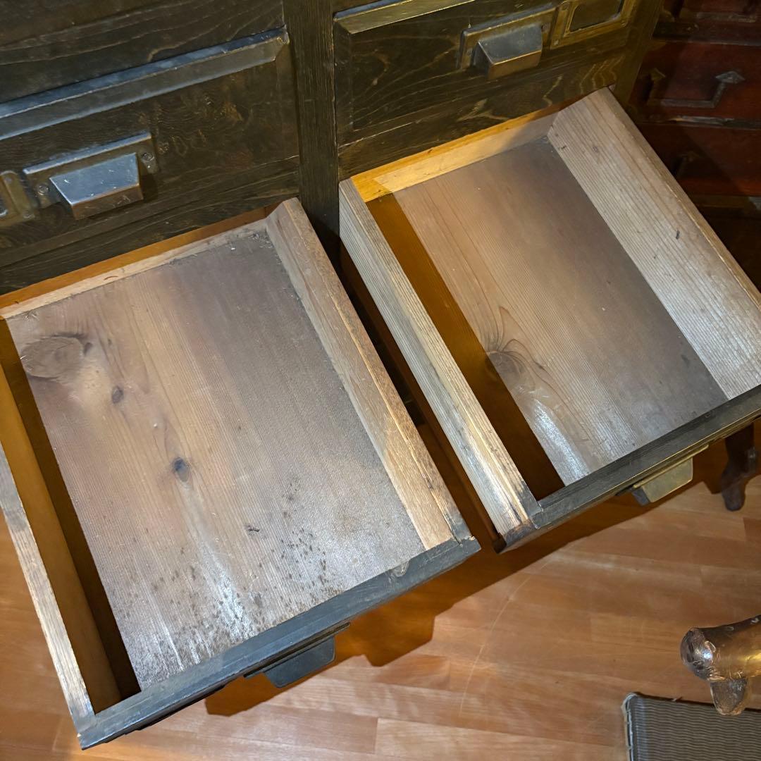 木製キャビネット　12杯　収納棚　大きめ　ビンテージ