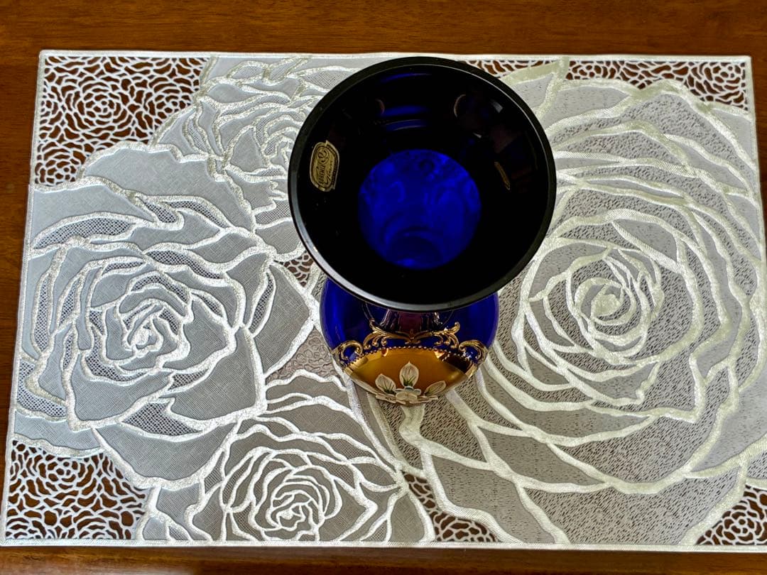 ボヘミアグラス 青色花瓶 金色装飾付き