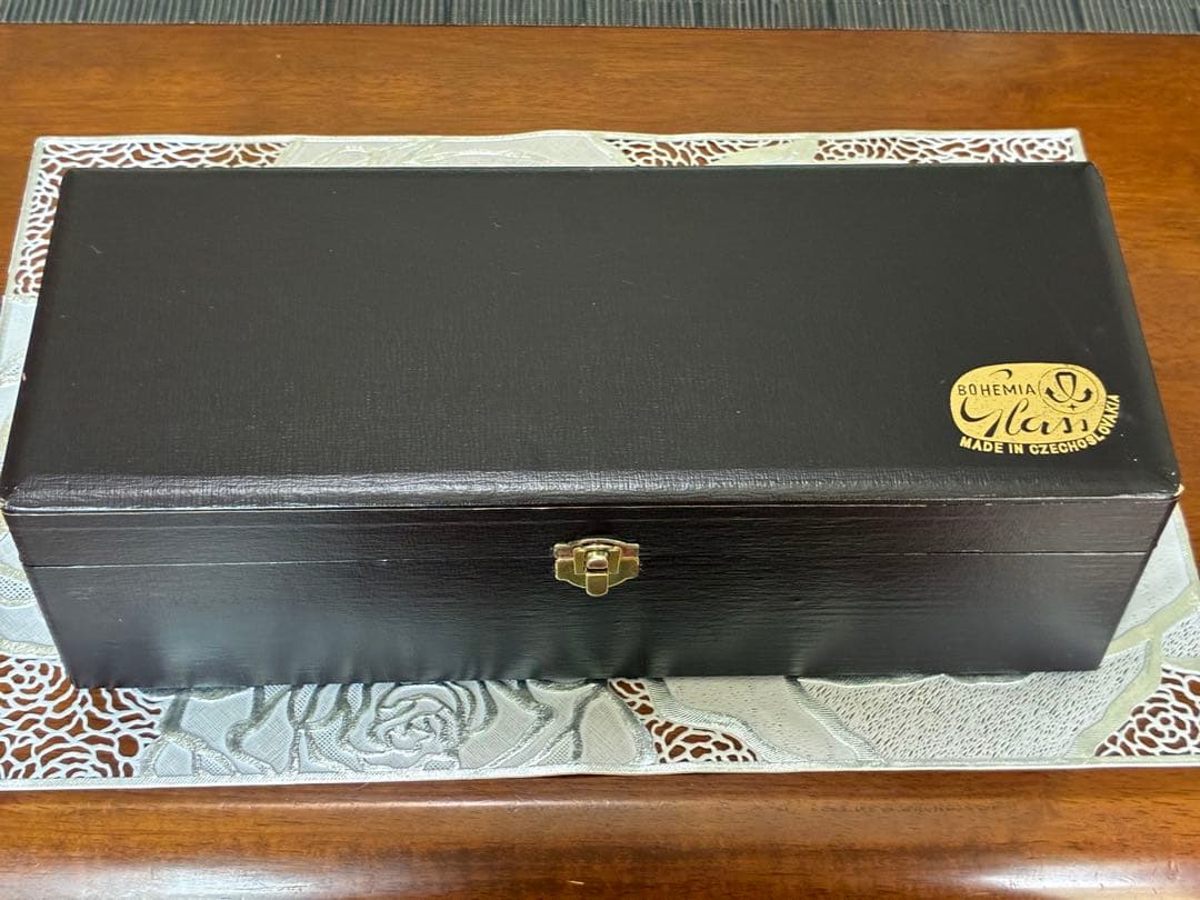 ボヘミアグラス 青色花瓶 金色装飾付き