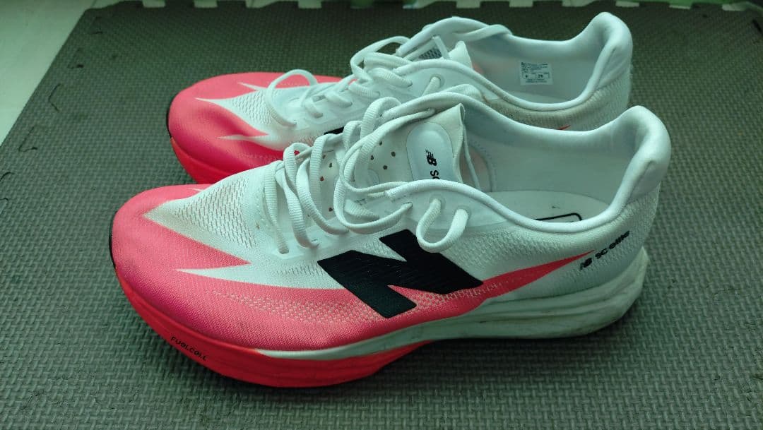 スパイク・シューズ FuelCell SuperComp Elite v5