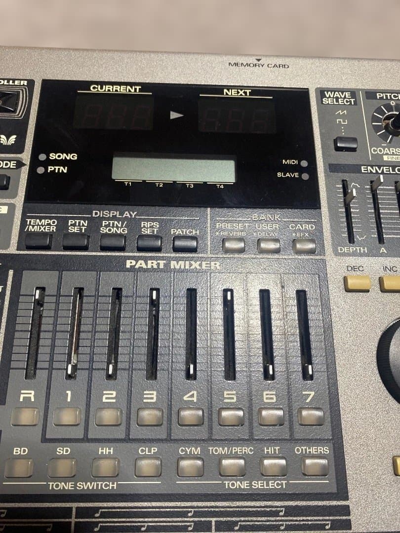 Roland MC-505 グルーヴボックス