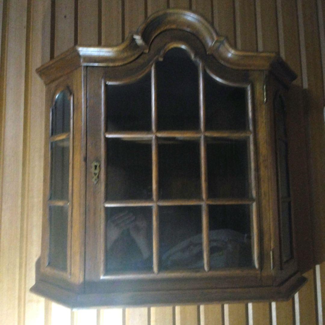 アンティーク風　 3面ガラス 　壁掛け飾り棚