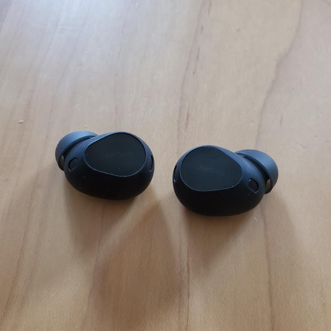 美品★Jabra Elite 10 Gloss Black★シリコンケース付き