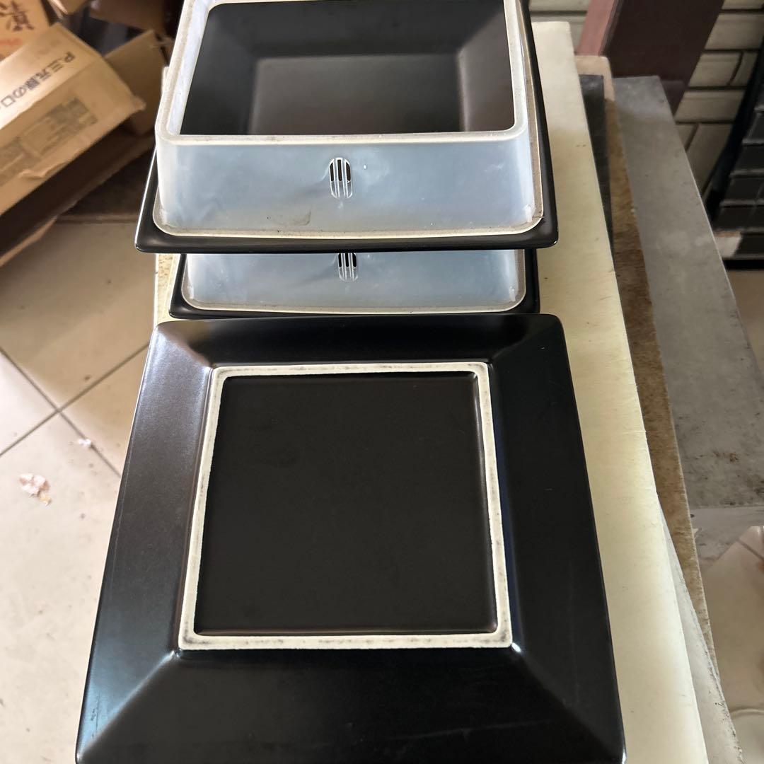 ブラック23㎝四角プレート専用セルクル付　18セット大人数も安心、対応できます。