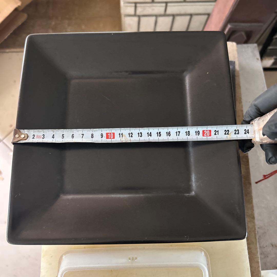 ブラック23㎝四角プレート専用セルクル付　18セット大人数も安心、対応できます。