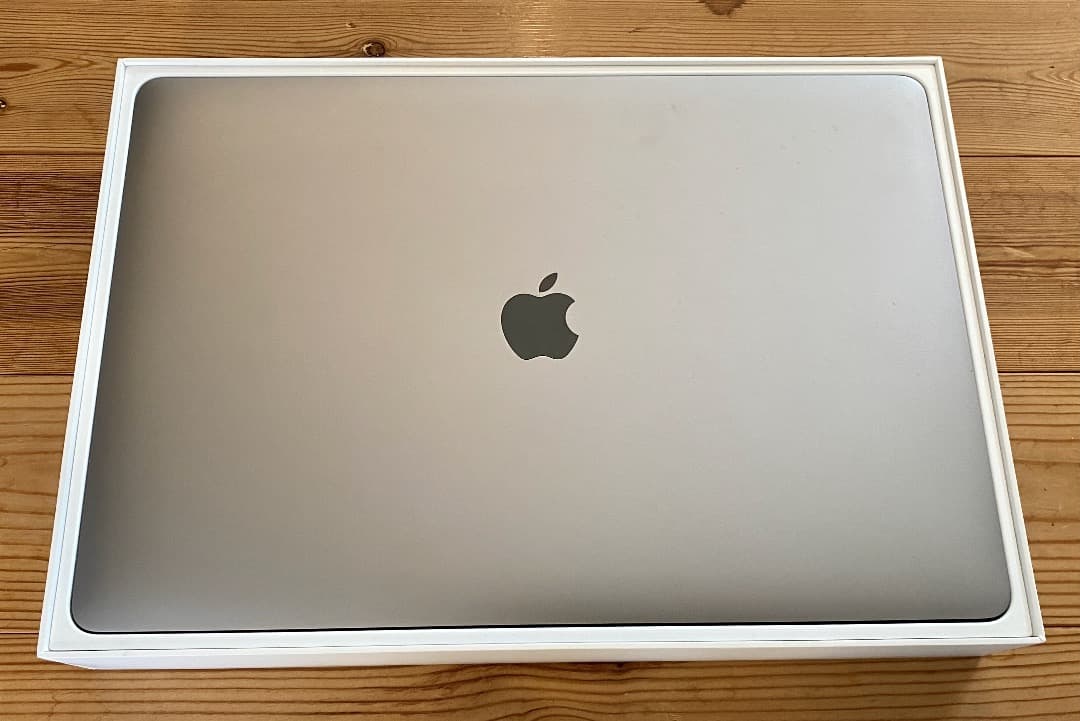 MacBook Pro 2018 15inch　メモリ32GB　512GB