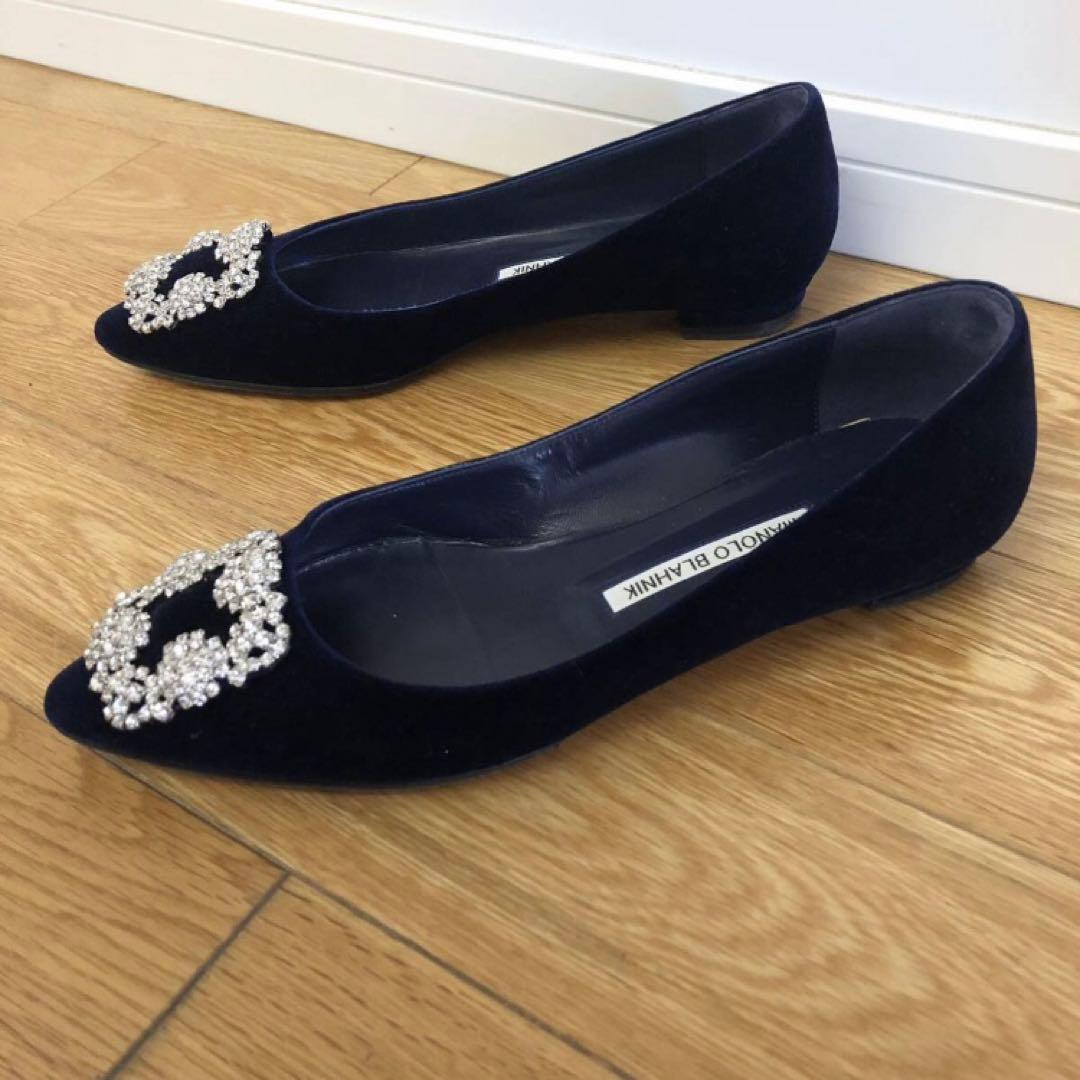 マノロブラニク パンプス　ハンギシ　フラット　ベルベット　37 ネイビー　紺