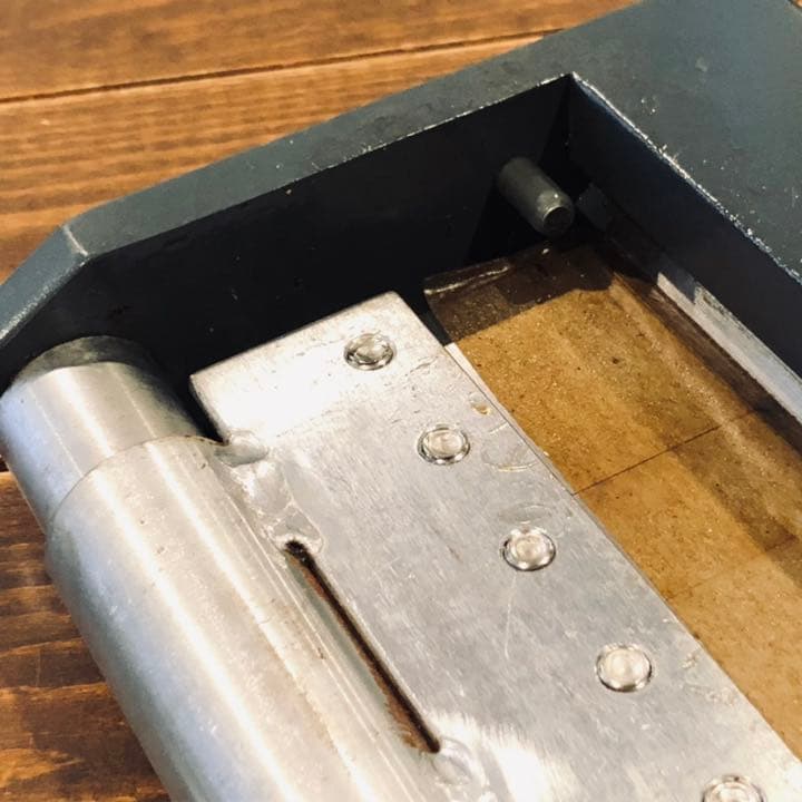 板金折り曲げ機