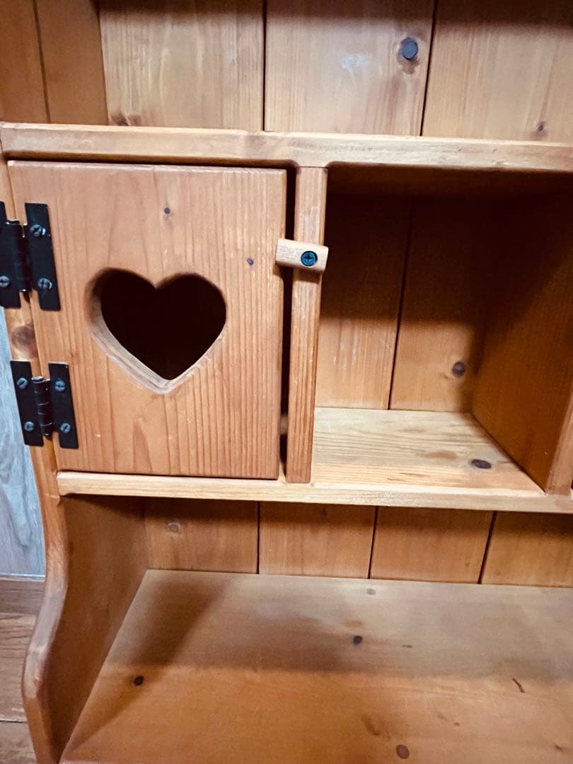 アメリカンカントリー家具　カントリーハート　木製ハート型扉付きシェルフ