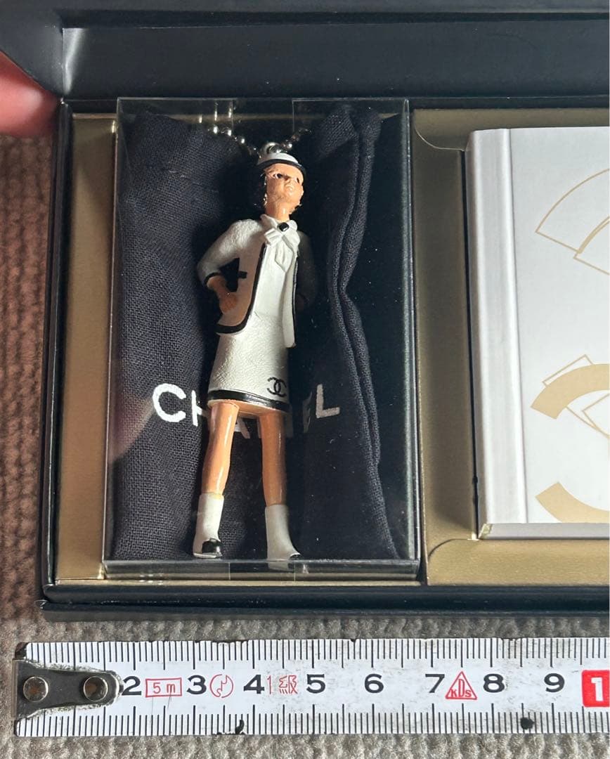 美品　CHANEL チェーン付きフィギュア&パラパラ漫画　新品未使用　非売品