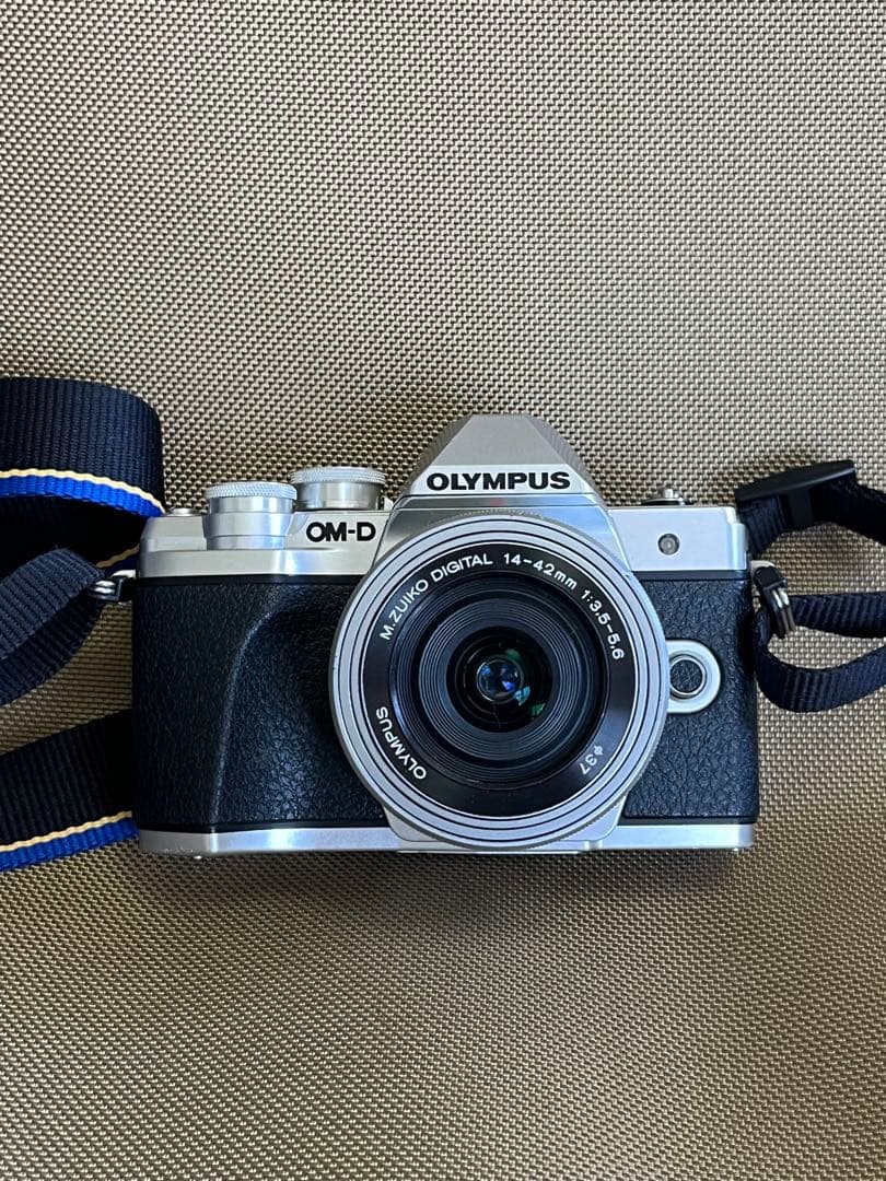 OLYMPUS OM-D E-M10 Mark3＋レンズキット＋社外製バッテリー
