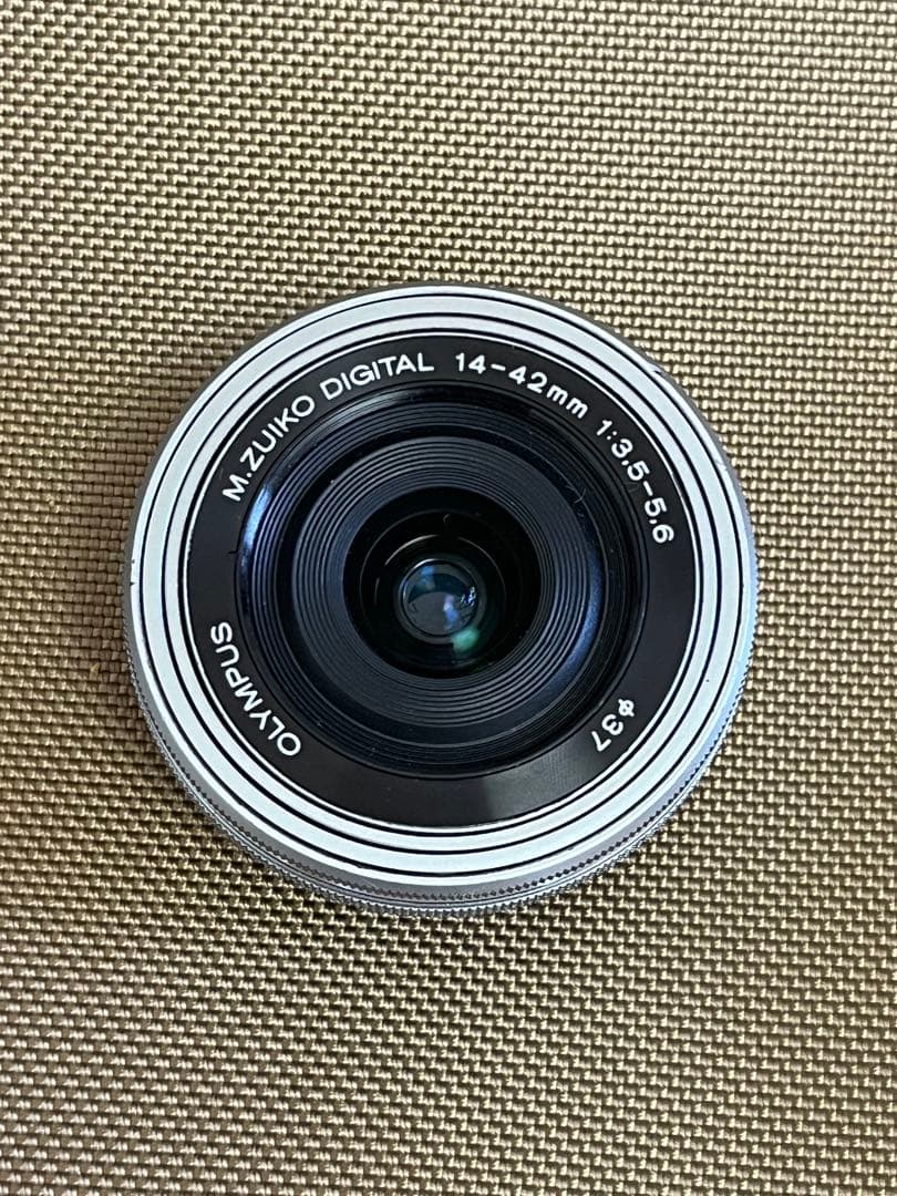 OLYMPUS OM-D E-M10 Mark3＋レンズキット＋社外製バッテリー