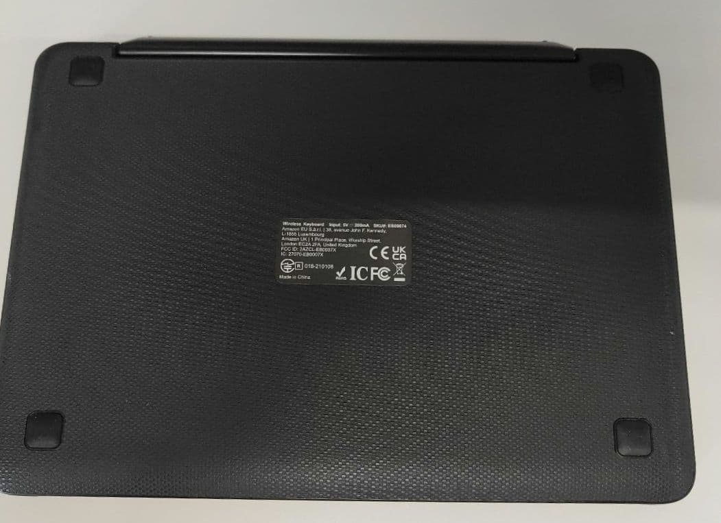 Amazon Fire HD 10 32GB 第11世代　※キーボード付き