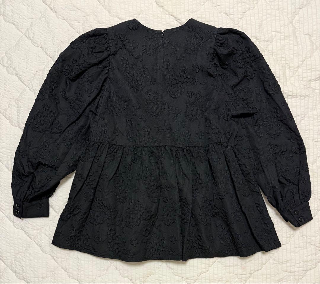 セールOHGA ブラックフリルブラウス フリーサイズ