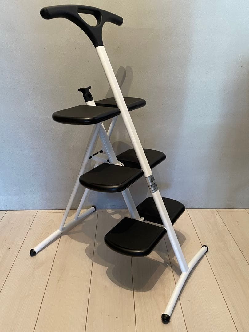 Kartell ティラミス折りたたみステップラダー