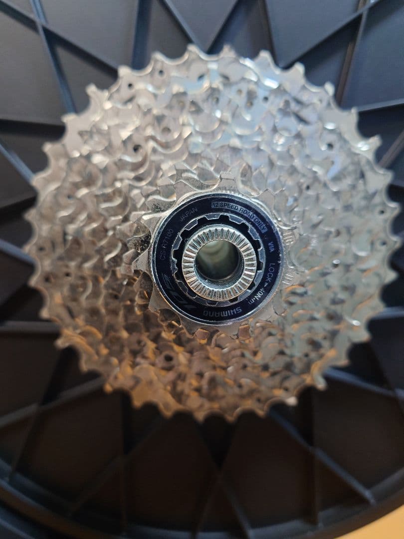 ELITE JUSTO ホームトレーナー Zwift対応