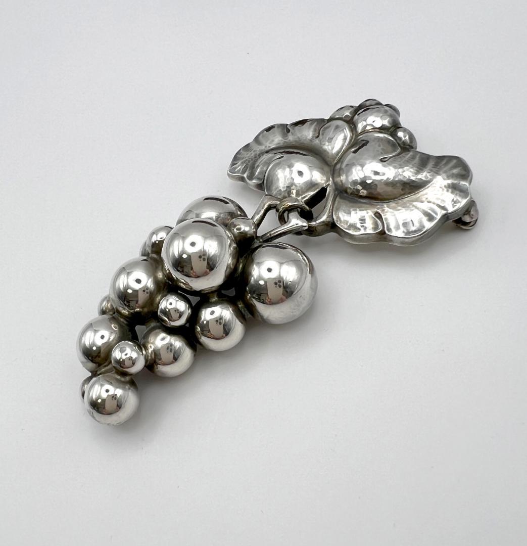   ムーンライト グレープ ブローチ シルバー925