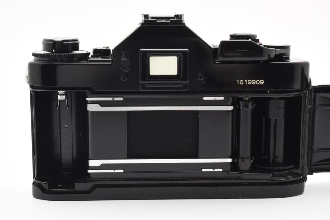 ストラップ付き美品 Canon A-1 + New FD 50mm F/1.8